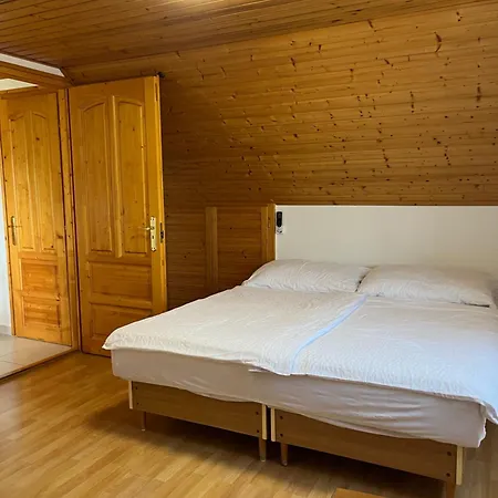 Lomb Nyaralo Holiday home Harkany