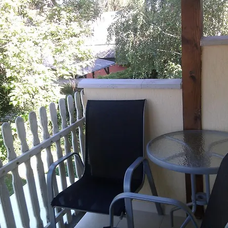 Holiday home Lomb Nyaralo *